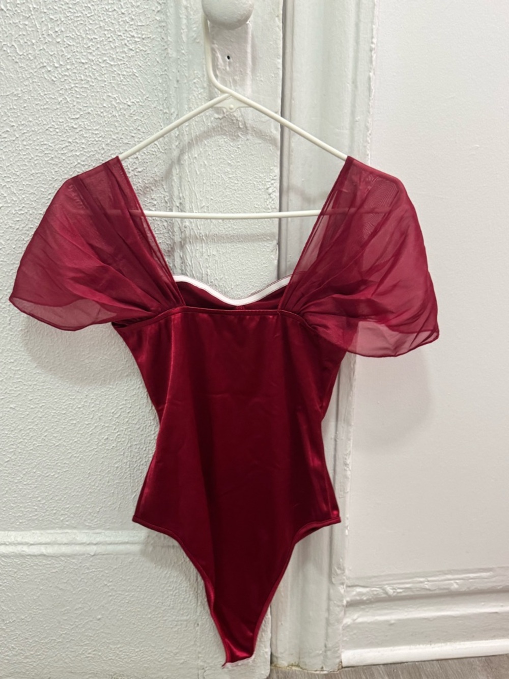 SHEIN Crimson Satin Mesh Puff-Sleeve Bodysuit - Picture 3 of 5